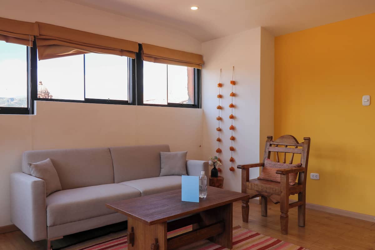 Apartment (301) | Living area | Smart TV