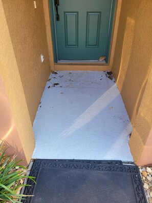 Exterior detail - Beautiful like new tree house townhouse 3 balconies you will love convenience ! (Lakewood Ranch)