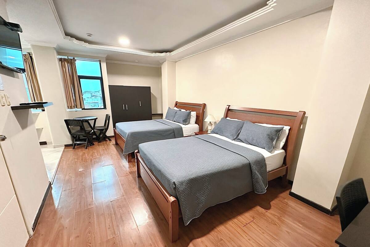Seprai katun Mesir, seprai premium, selimut bulu angsa, dan minibar