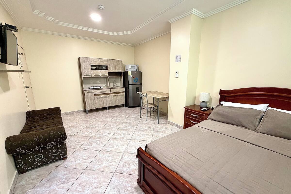 Studio Suite Comfort | Seprai katun Mesir, seprai premium, selimut bulu angsa, dan minibar