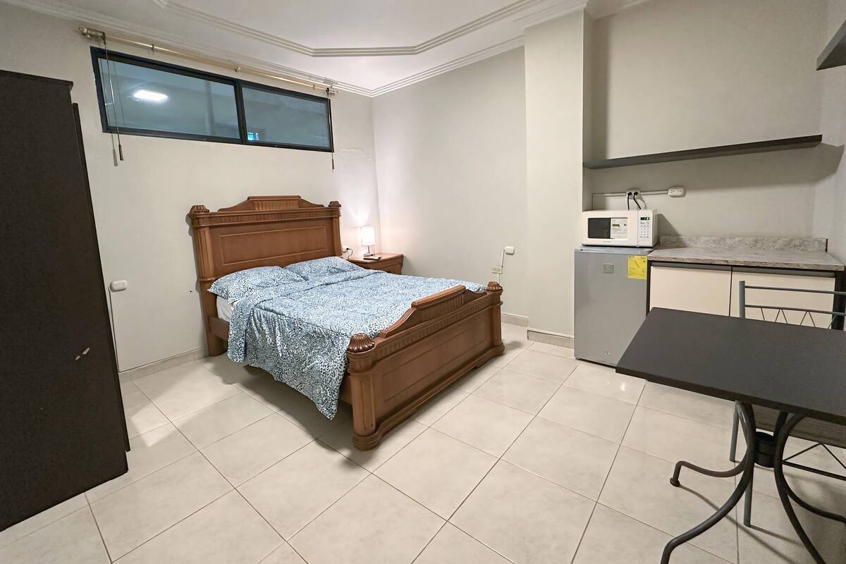 Kamar Double Comfort | Seprai katun Mesir, seprai premium, selimut bulu angsa, dan minibar