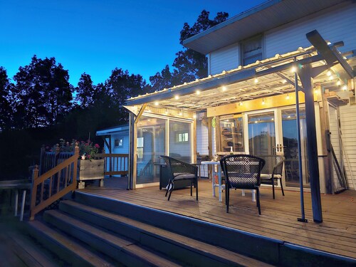 Mountain Top Home w. Views near Ski Windham, Hot Tub, 2 Large Decks & Wi-fi