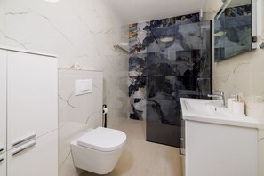 Shower, towels