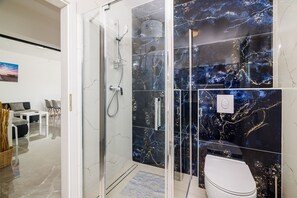 Shower, towels