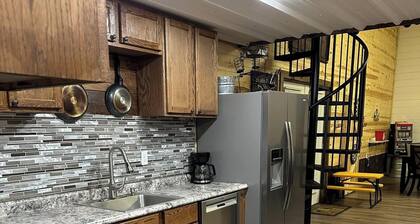 Family sized barndominium. Sleeps up to 10 comfortably.