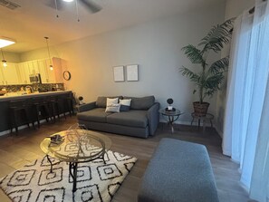 Living area - Apartment near to Disney at Bahama Bay Resort (Davenport)