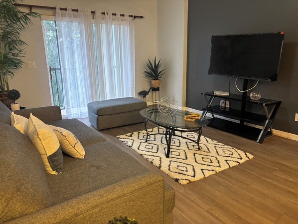 Living area - Apartment near to Disney at Bahama Bay Resort (Davenport)