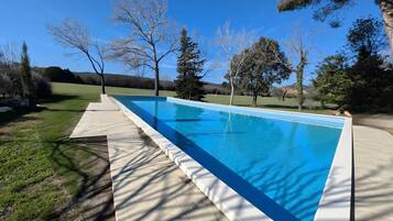 Piscine extérieure, piscine chauffée