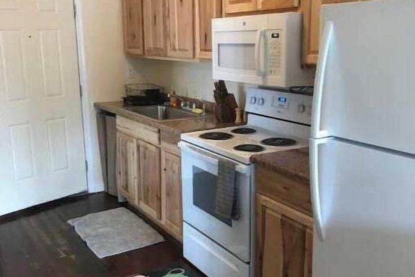 Geladeira, micro-ondas, fogão, cooktop