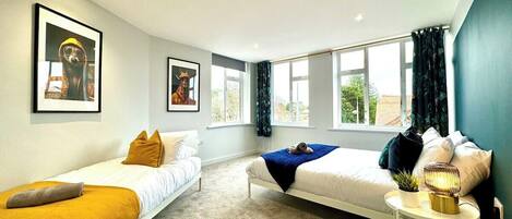 3 bedrooms, iron/ironing board, Internet, bed sheets