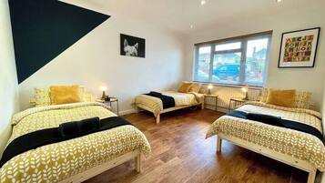 3 bedrooms, iron/ironing board, Internet, bed sheets