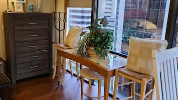 1 bedroom, desk, iron/ironing board, free WiFi