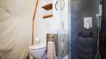 Dusche, Handtücher, Seife, Shampoo