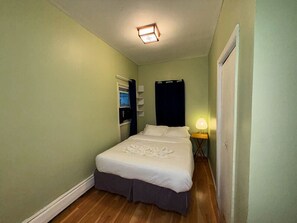 1 Schlafzimmer, Schreibtisch, Reisekinderbett, kostenloses WLAN