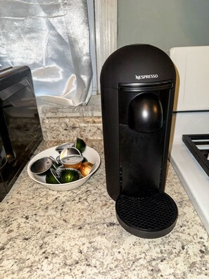 Kaffe og/eller kaffemaskine