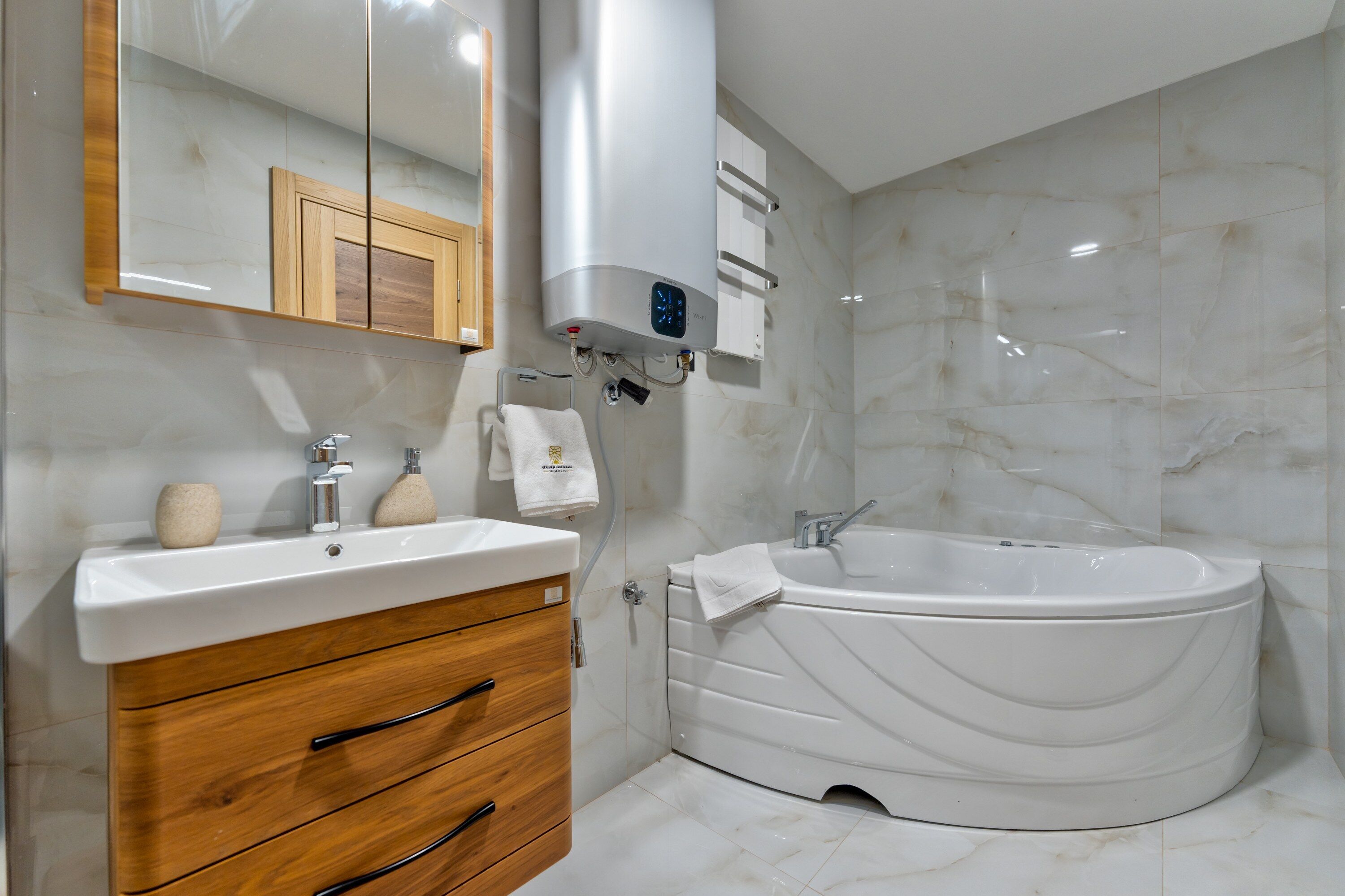 Private spa tub