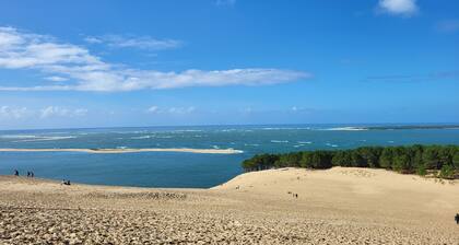 Maison de Vacances Avec Piscine et Jardin Située Dans un Quartier Résidentiel