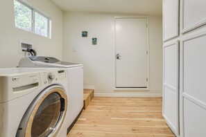 Interior - Summerland Home w/ Beach Supplies: Walk to Beach! (Summerland)