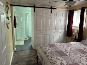 2 bedrooms, iron/ironing board, WiFi, bed sheets - Fogarty Hideaway - Dunn's Creek & St. Johns River 2 Bdrm and 2 Bath. (Satsuma)