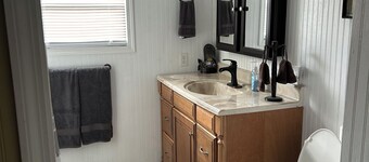 Fogarty Hideaway - Dunn's Creek & St. Johns River 2 Bdrm and 2 Bath.