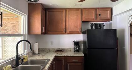 Fogarty Hideaway - Dunn's Creek & St. Johns River 2 Bdrm and 2 Bath.