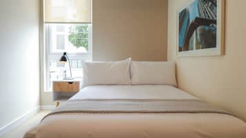 1 chambre, literie de qualité supérieure, fer et planche à repasser