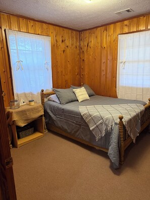 2 bedrooms, WiFi, bed sheets - Cozy 2-bedroom with 180 water views (Jacksons' Gap)