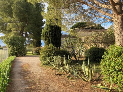 Gite 2hérault Tourisme, Piscine, Jardin, Occitanie Entre mer et Cévennes