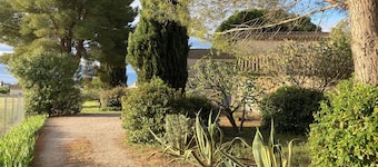 Gite 2hérault Tourisme, Piscine, Jardin, Occitanie Entre mer et Cévennes
