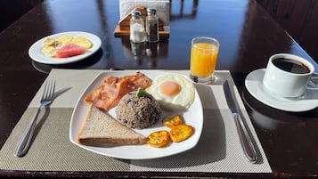 Breakfast meal