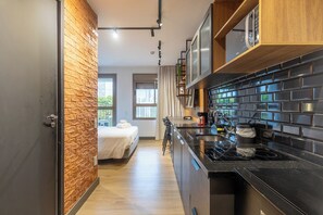 商务开间 (508540) | 私人厨房 | 厨具/餐具、餐桌