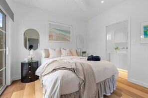 1 habitación, escritorio, tabla de planchar con plancha y wifi 