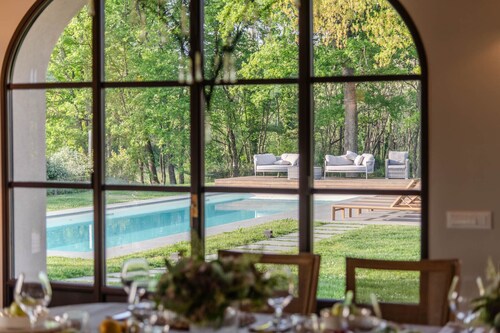 Villa del Nonno, Luxury Tuscan Farmhouse with Private Pool close to Lucca, Pisa and Florence