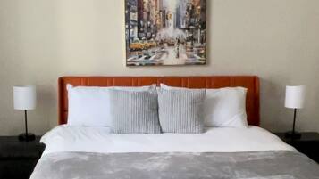 1 habitación, tabla de planchar con plancha, wifi gratis y ropa de cama