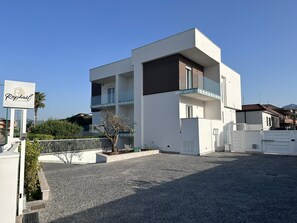 Front of property - B&B Raphael (Marigliano)