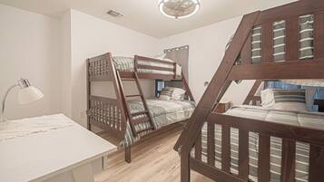 3 bedrooms, desk, iron/ironing board, travel crib