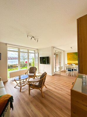 Living area - Ferienwohnung Havenblick (Wilhelmshaven)