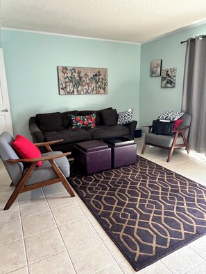 Una Smart TV, un reproductor de DVD