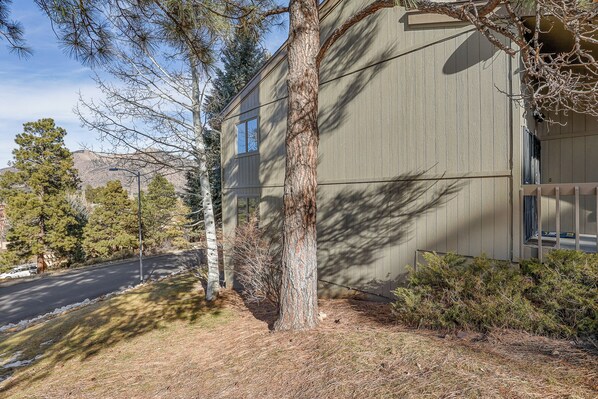 Exterior - Pinon (Flagstaff)