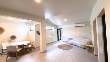 Superior Suite, Multiple Beds, Non Smoking | Minibar, in-room safe, individually decorated, individually furnished