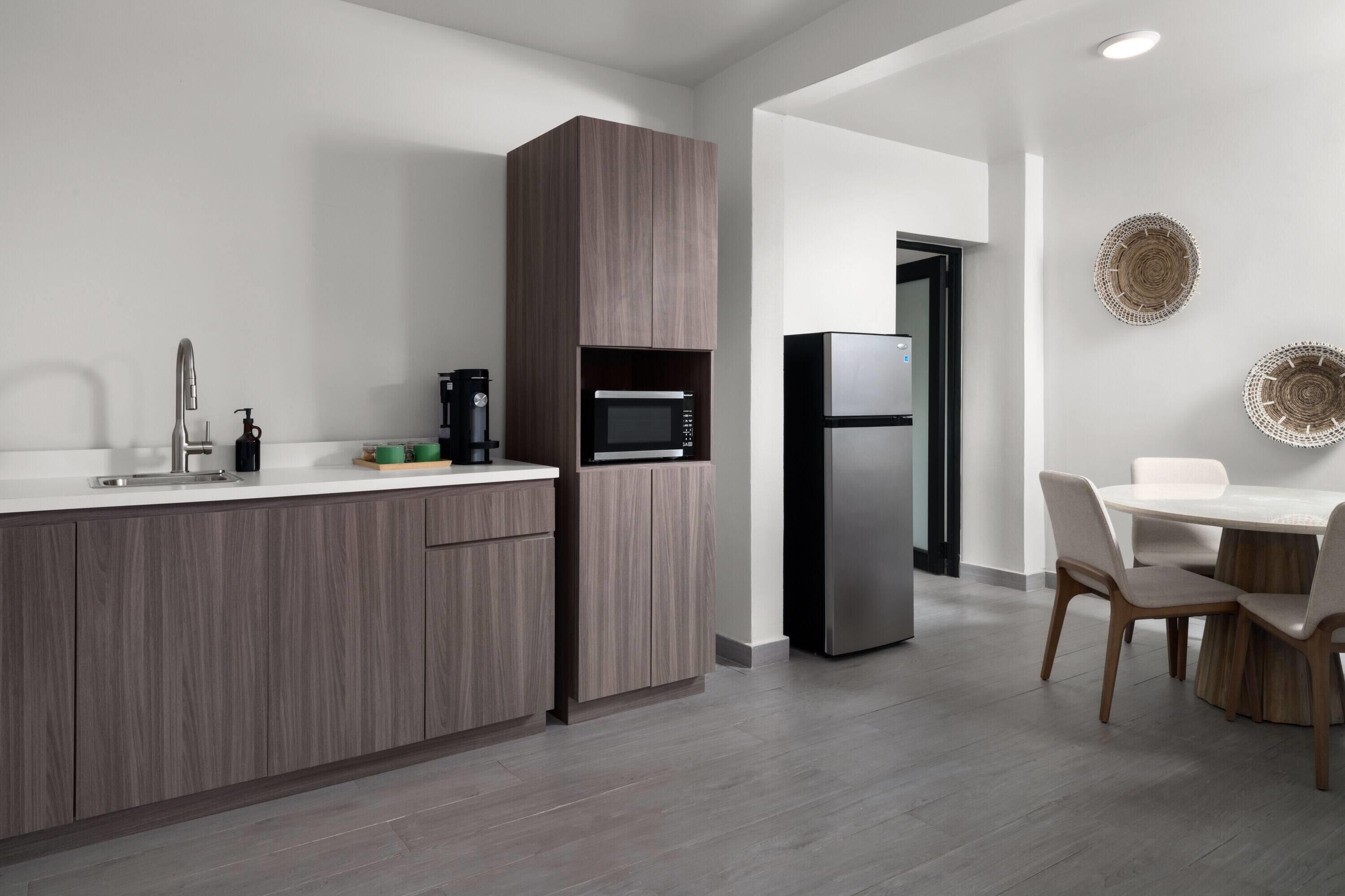 Minibar, in-room safe, individually decorated, individually furnished