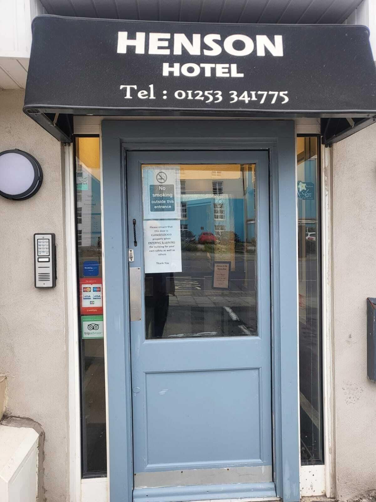 Entrée de l’hébergement