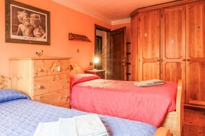 3 chambres, bureau, fer et planche à repasser, Wi-Fi gratuit