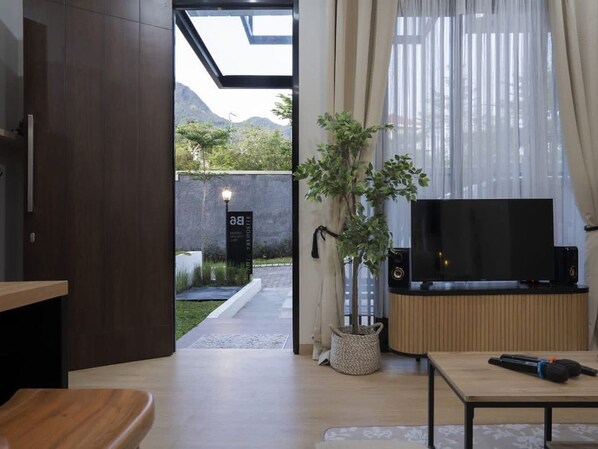 Basic Room | Living area - Villa pak joni (Pasuruan)