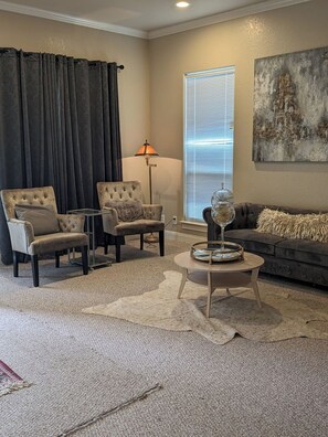 Smart TV, music library, video library, stereo