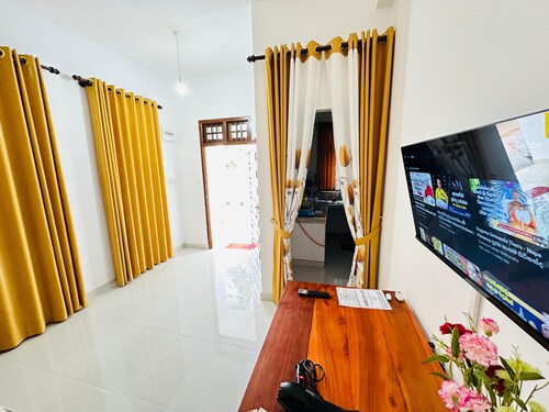 Family-Friendly, Quiet Apartments with Full Kitchen in Anuradhapura