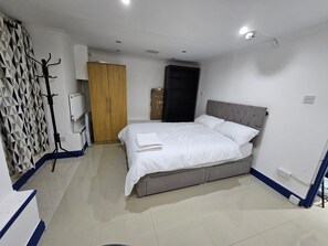 1 quarto, ferros/tábuas de passar roupa, Wi-Fi de cortesia