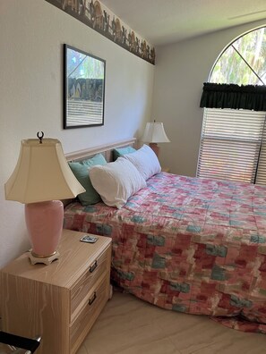 3 bedrooms, iron/ironing board, WiFi, bed sheets - Golf/beach (Bonita Springs)