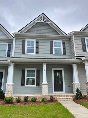 Exterior - Lake Oconee Lakefront w/ Pool, Kayaks & Games (Eatonton)