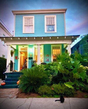 Exterior - Algiers Point Greek Revival w/ Private Pool - 5 minute ferry to French Quarter
 (New Orleans)